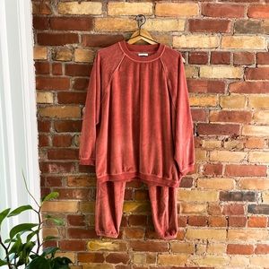 Aerie REAL Obsessed Velour Sweatsuit